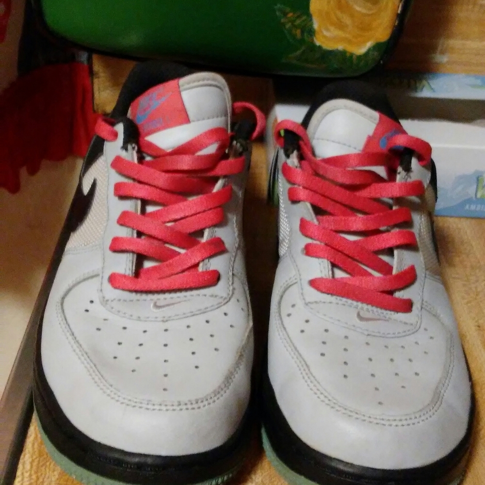 Nike air force 1s size 2Y - Picture 5 of 5